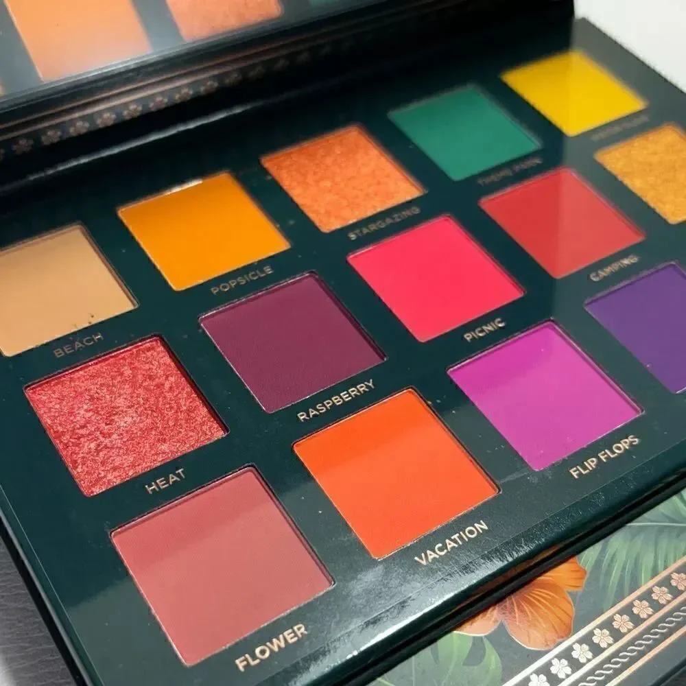 New! Ace Beaute Nostalgia Eyeshadow Palette